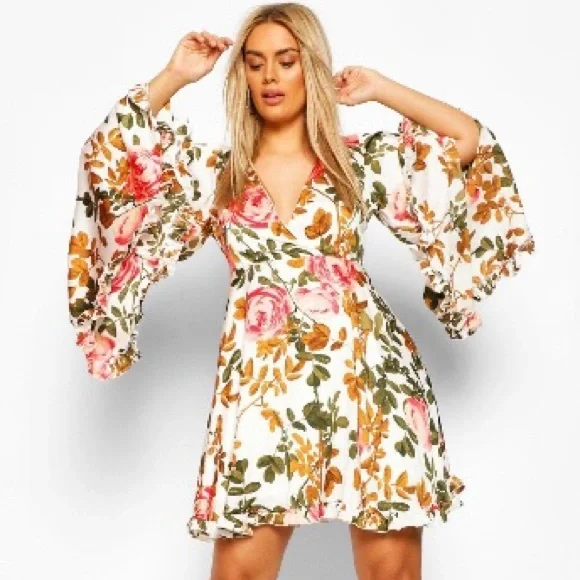 Boohoo | Dresses | Floral Wide Sleeve Skater Dress | Poshmark